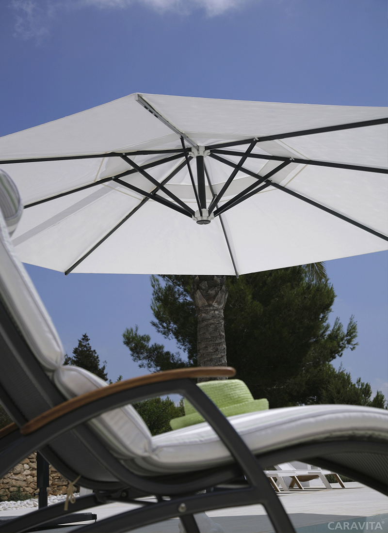 Sonnenschirm von Caravita Modell Amalfi in Weiß