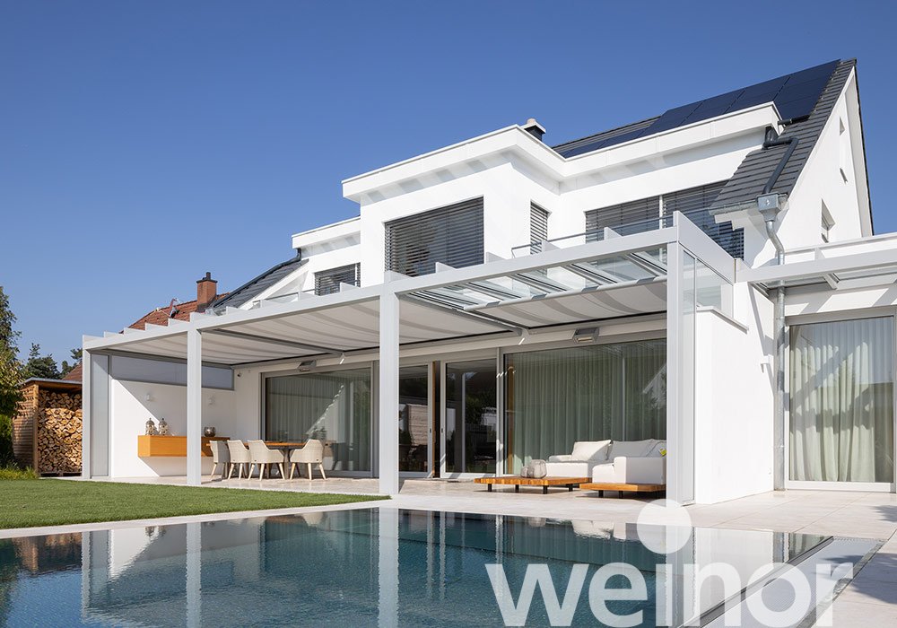 Modernes Einfamilienhaus mit hochwertigem Terrazza Pure Terrassendach von weinor